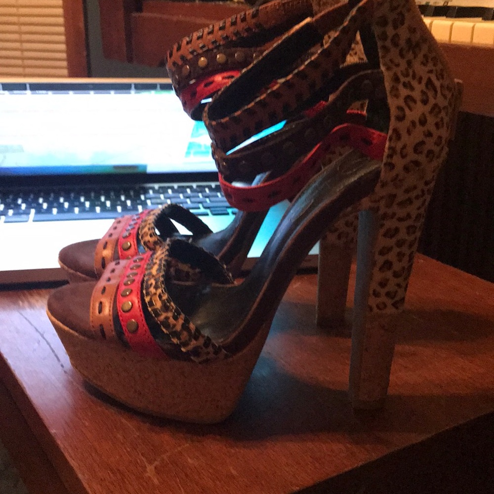 Heels - Picture 3 of 3